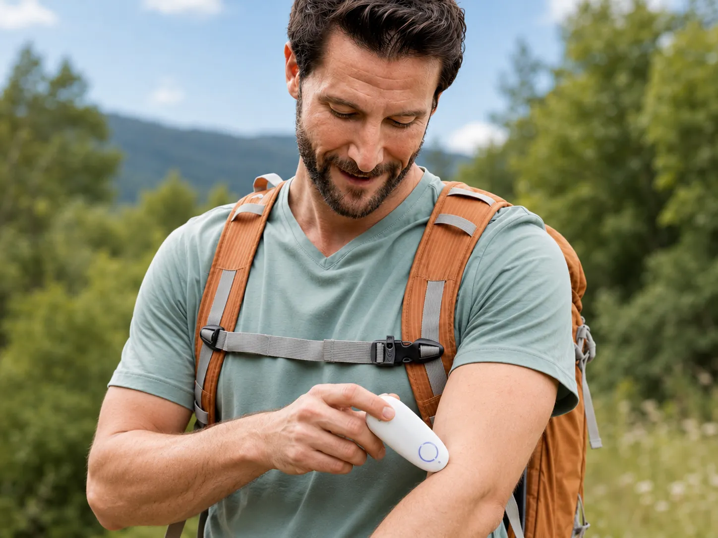 A backpacker healing an insect bite with the Beurer Insect Bite Healer BR60